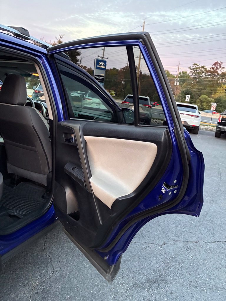 Used 2014 Toyota RAV4 XLE AWD/4WD image 24
