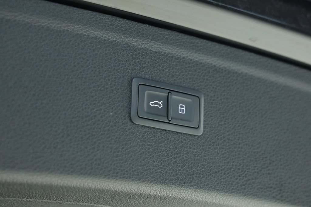 Used 2022 Audi SQ5 Prestige w/ Prestige Package AWD/4WD image 43