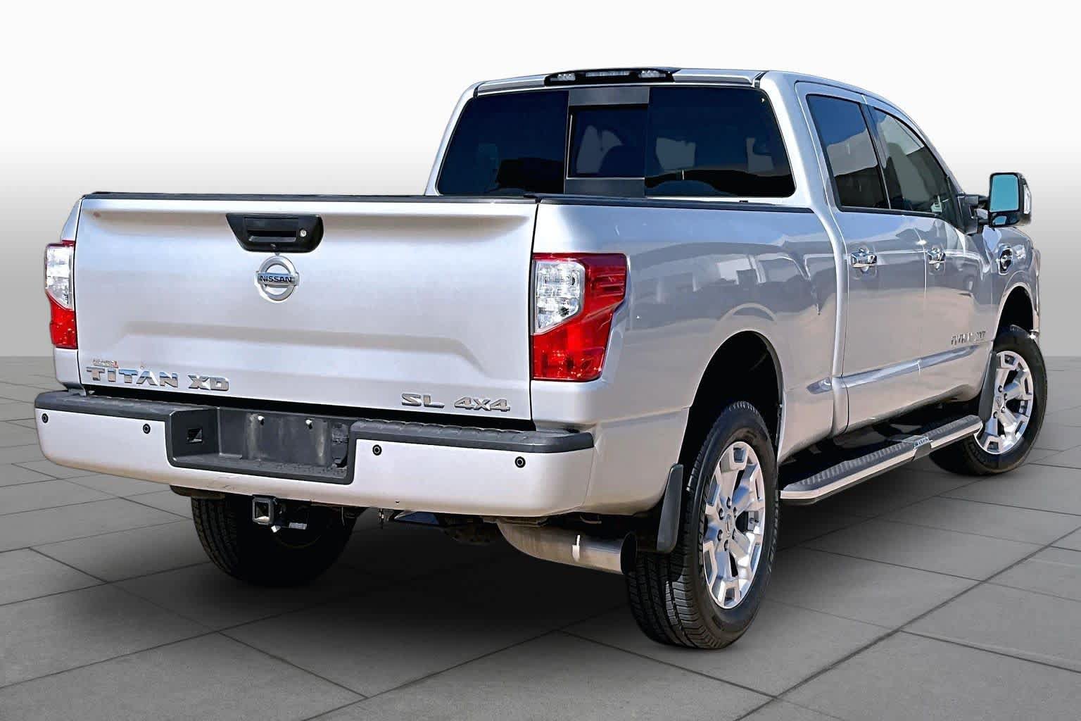 Used 2017 Nissan Titan SL AWD/4WD image 13