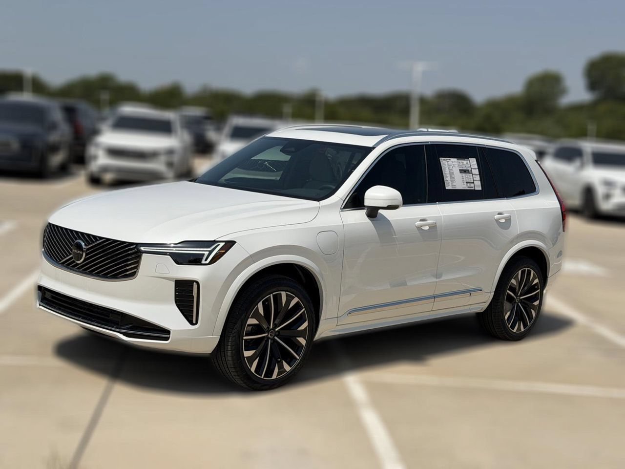 New 2026 Volvo XC90 T8 Plus w/ Protection Package Premier AWD/4WD image 3