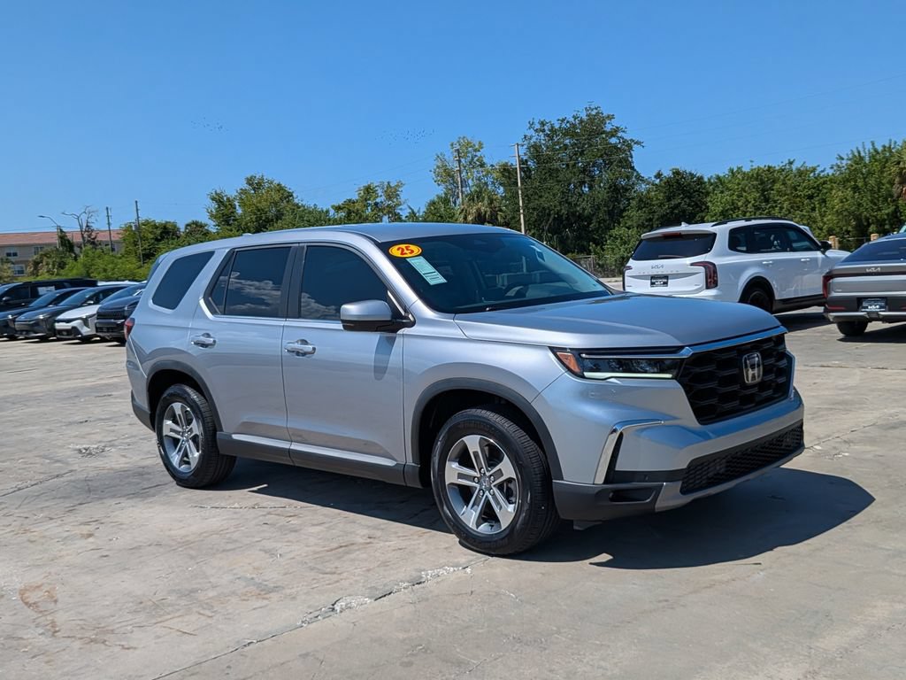 Used 2025 Honda Pilot EX-L image 2