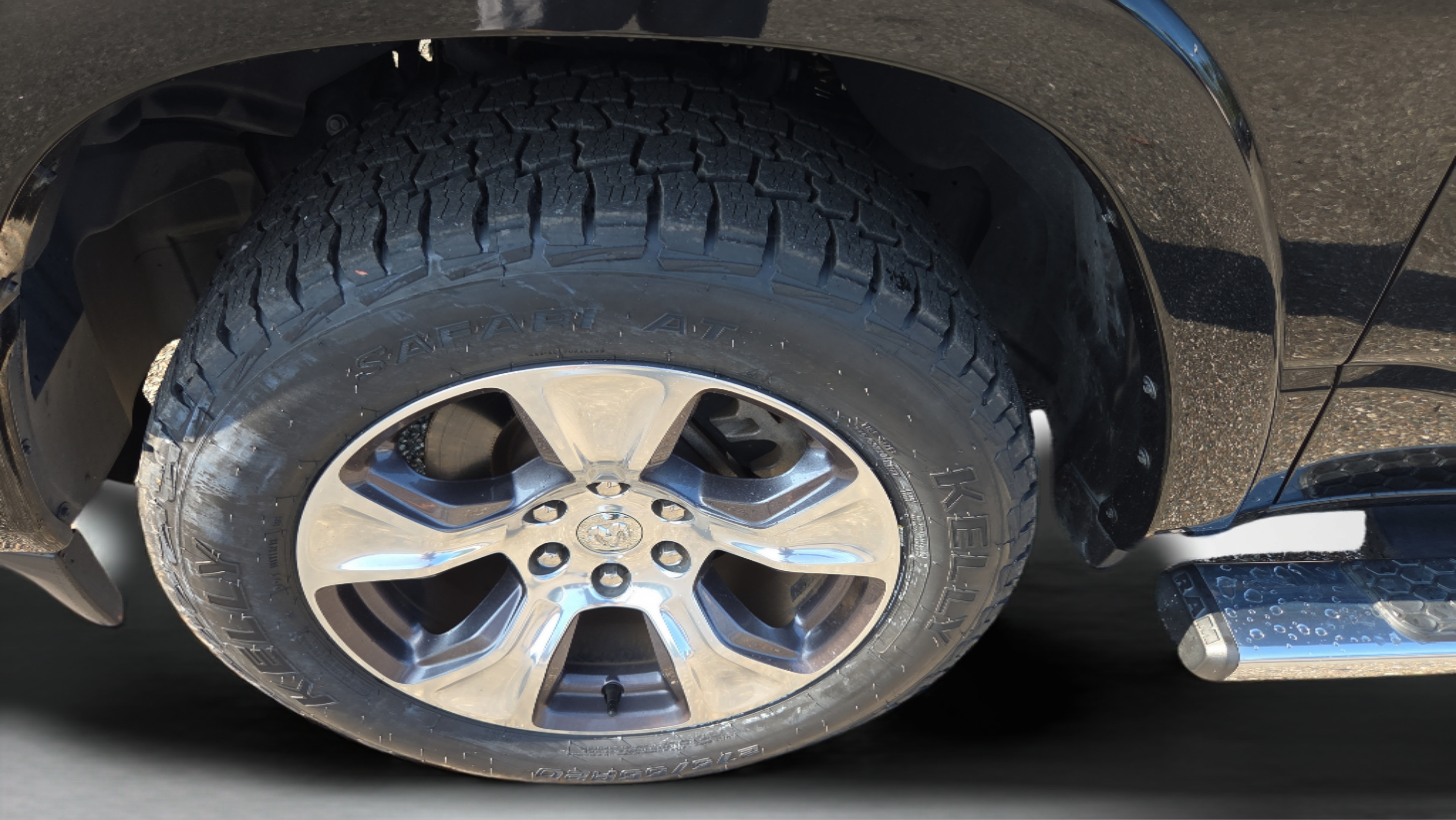 Used 2022 RAM 1500 Laramie w/ Sport Appearance Package RWD image 9