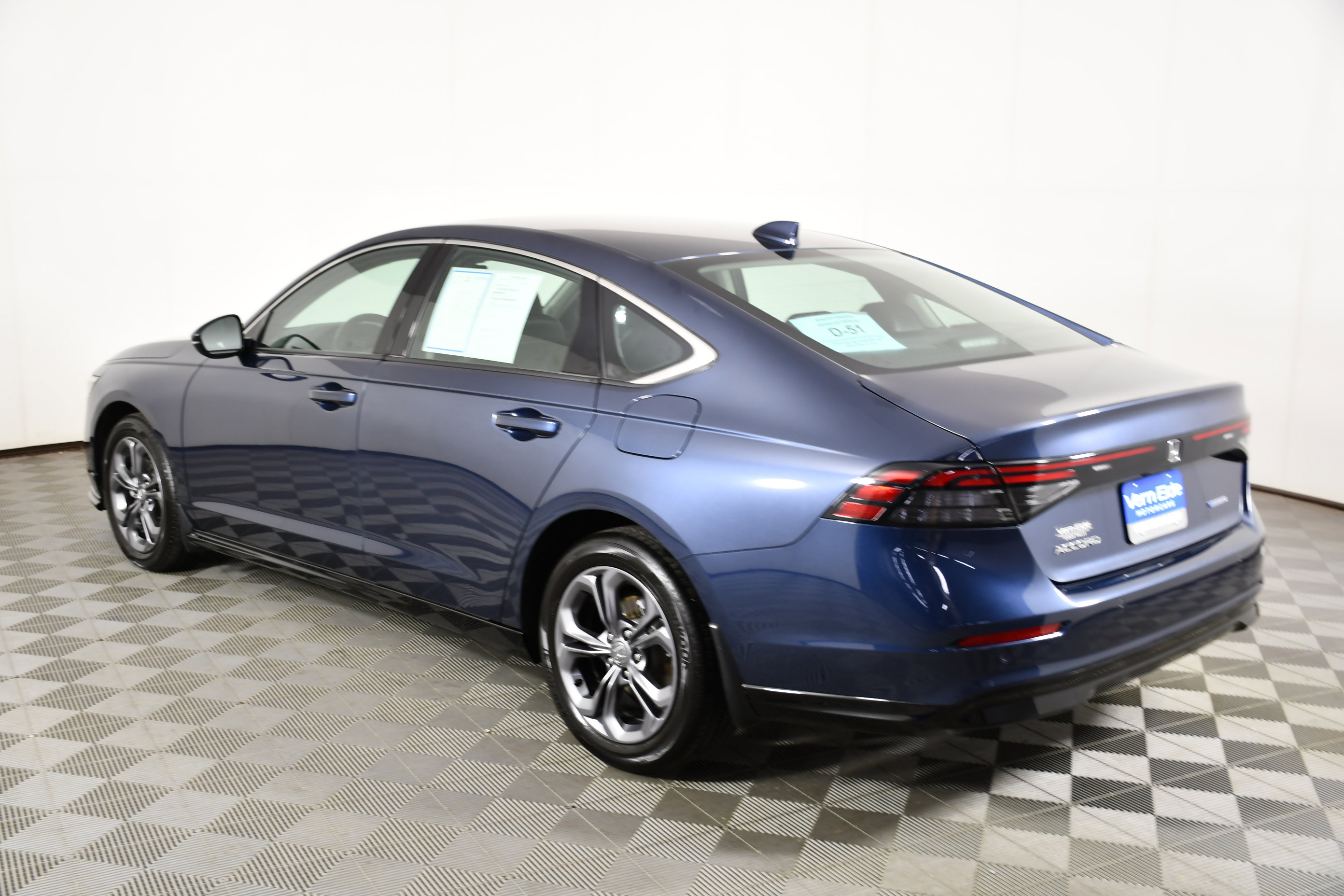 Certified 2025 Honda Accord EX-L image 8