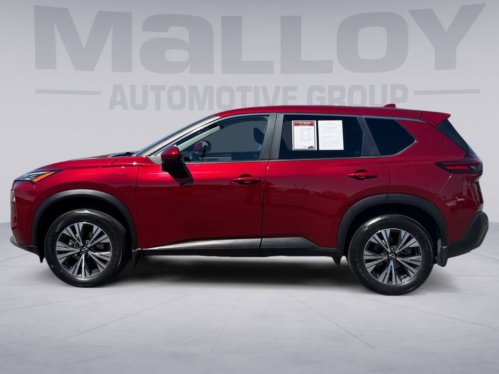 Used 2023 Nissan Rogue SV image 2