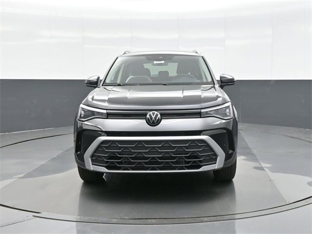 New 2026 Volkswagen Taos SE image 2