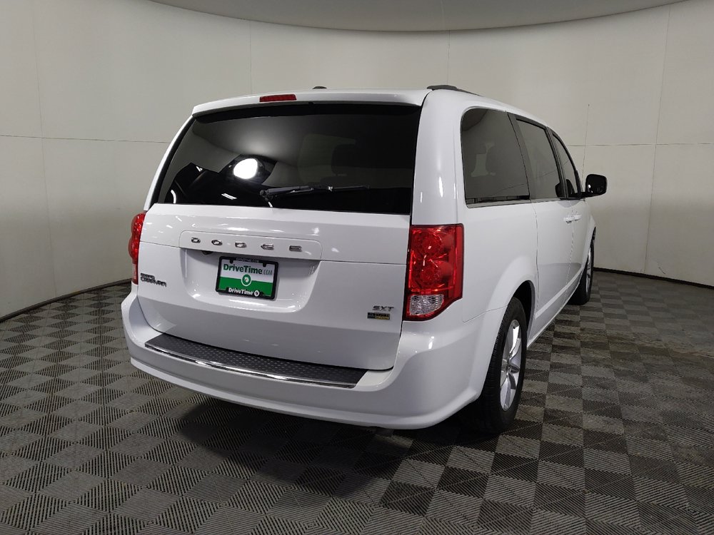 Used 2019 Dodge Grand Caravan SXT w/ Driver Convenience Group image 7
