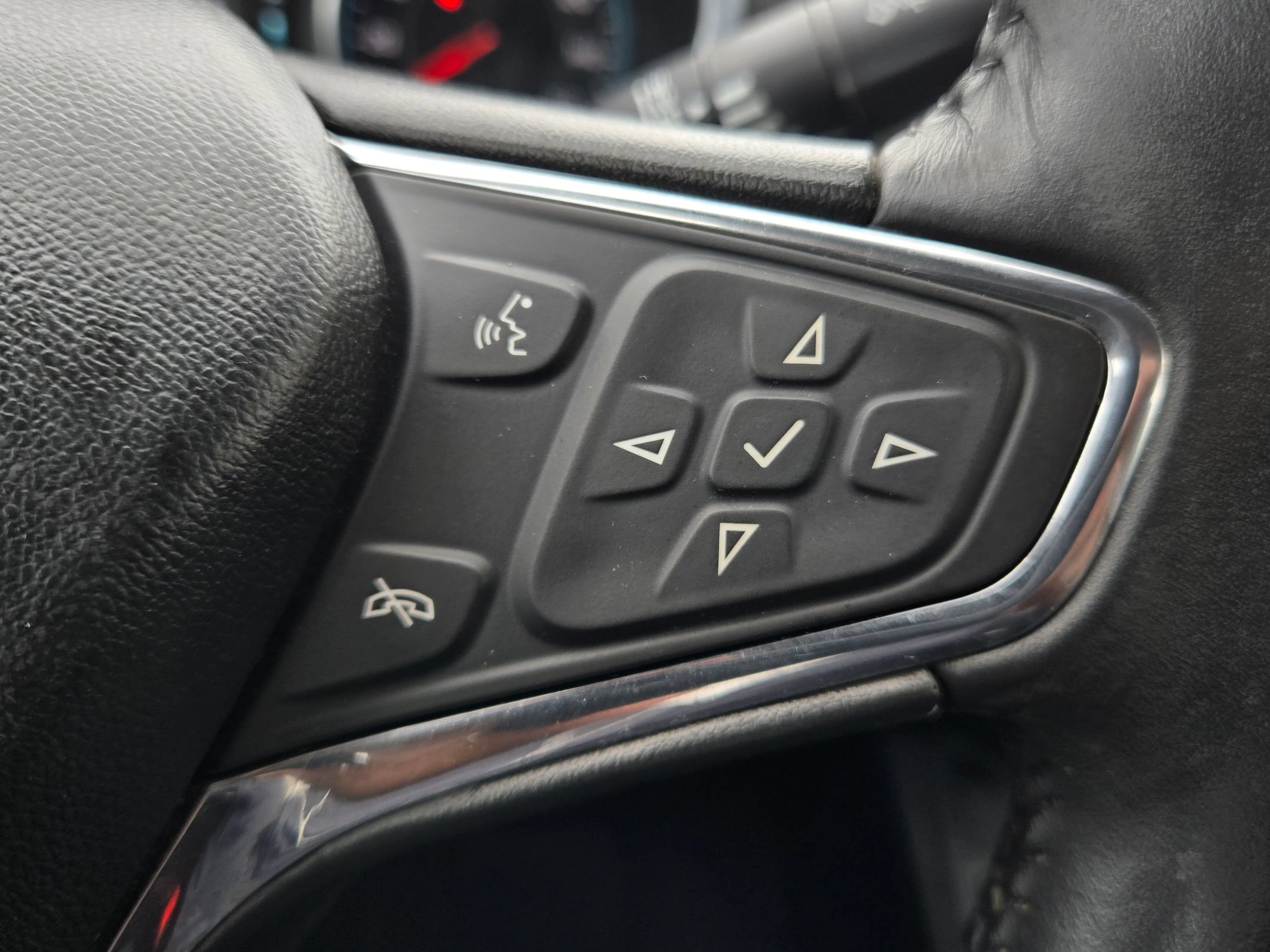 Used 2016 Chevrolet Malibu LT FWD image 25
