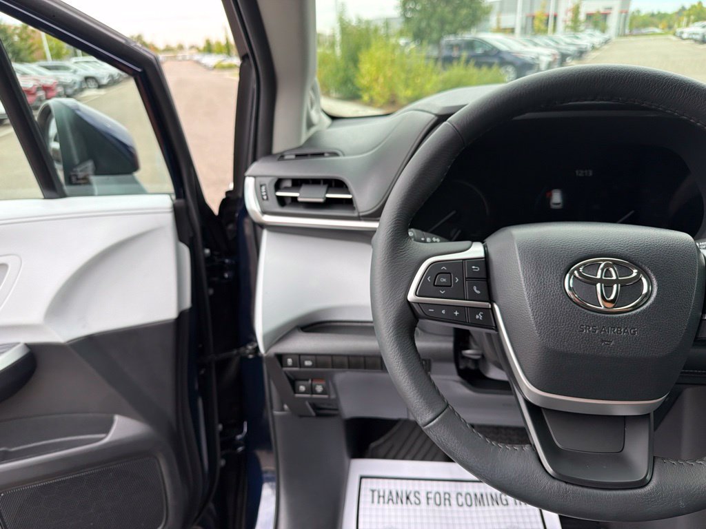 Used 2026 Toyota Sienna XLE AWD/4WD image 26