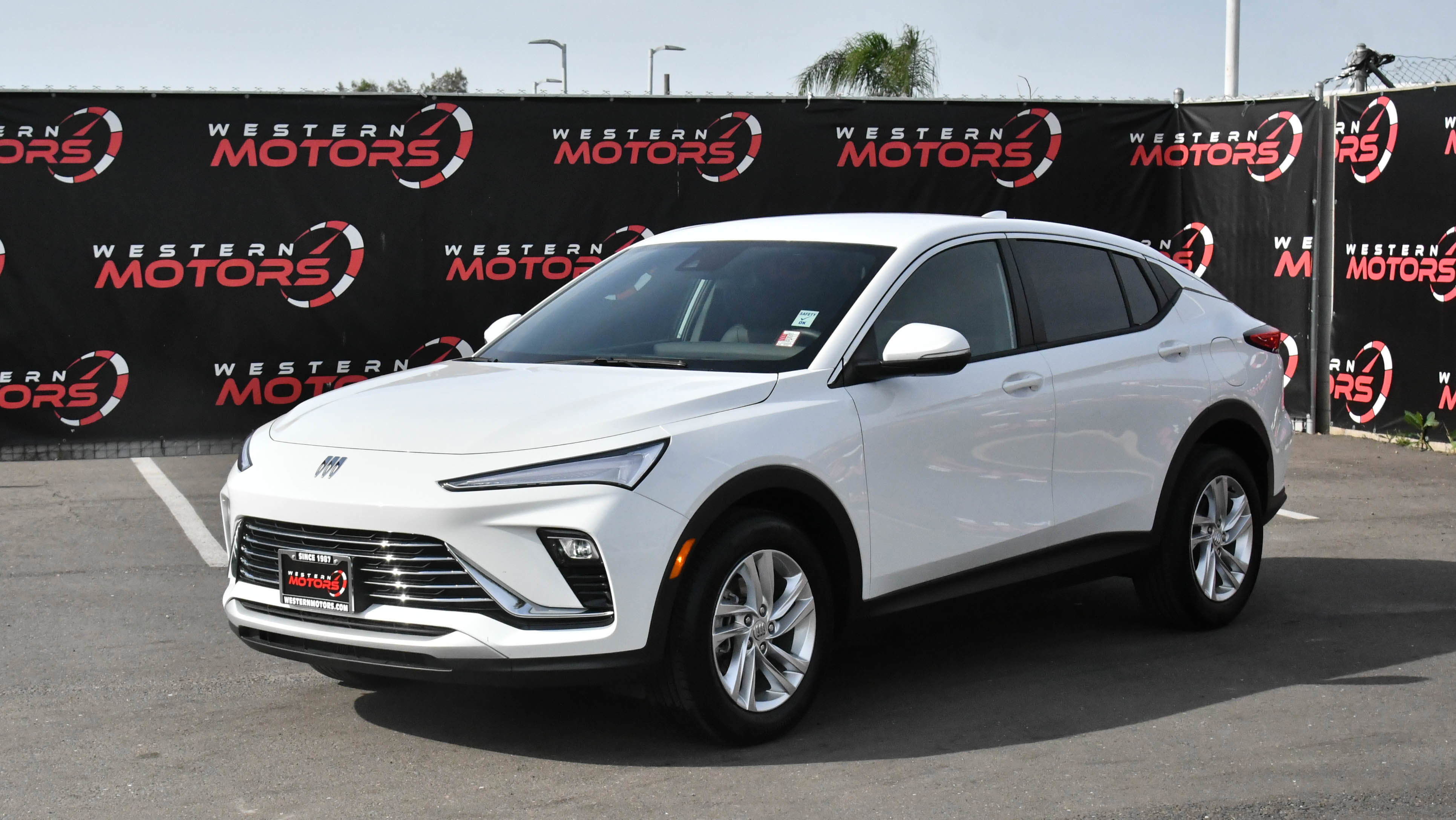 Used 2025 Buick Envista Preferred image 3