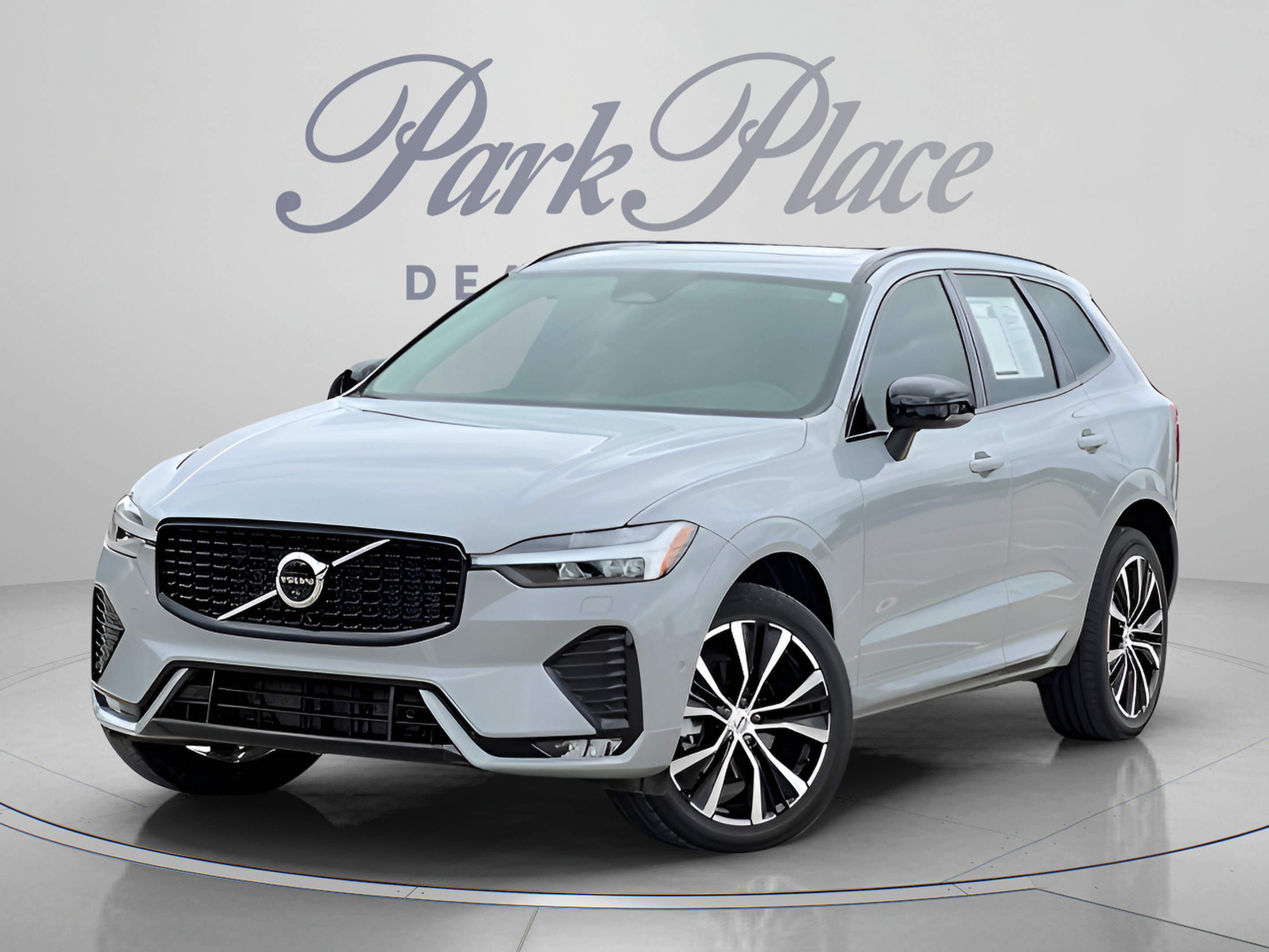Used 2025 Volvo XC60 B5 Plus AWD/4WD video 1