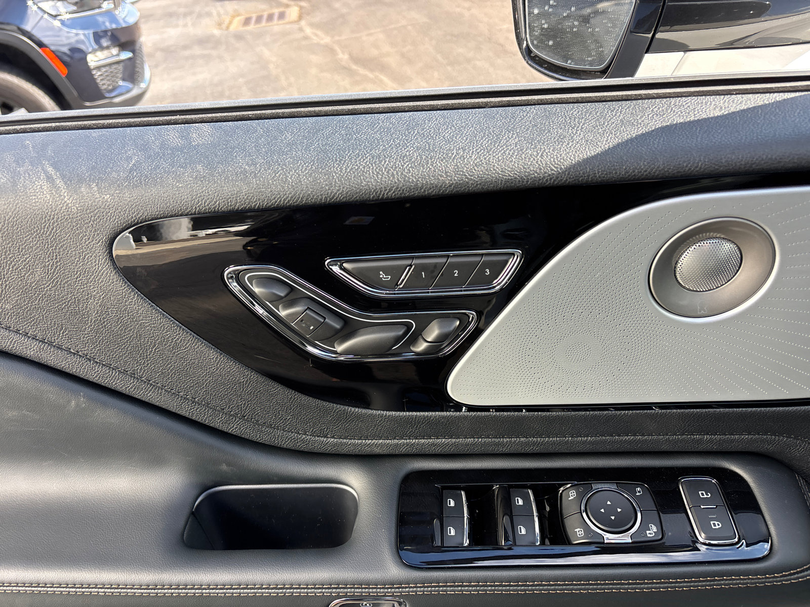 New 2026 Lincoln Aviator Reserve AWD/4WD image 12