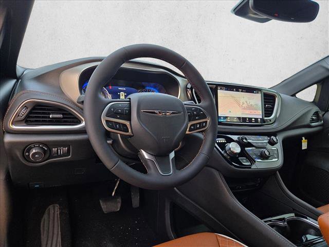 New 2026 Chrysler Pacifica Pinnacle image 3