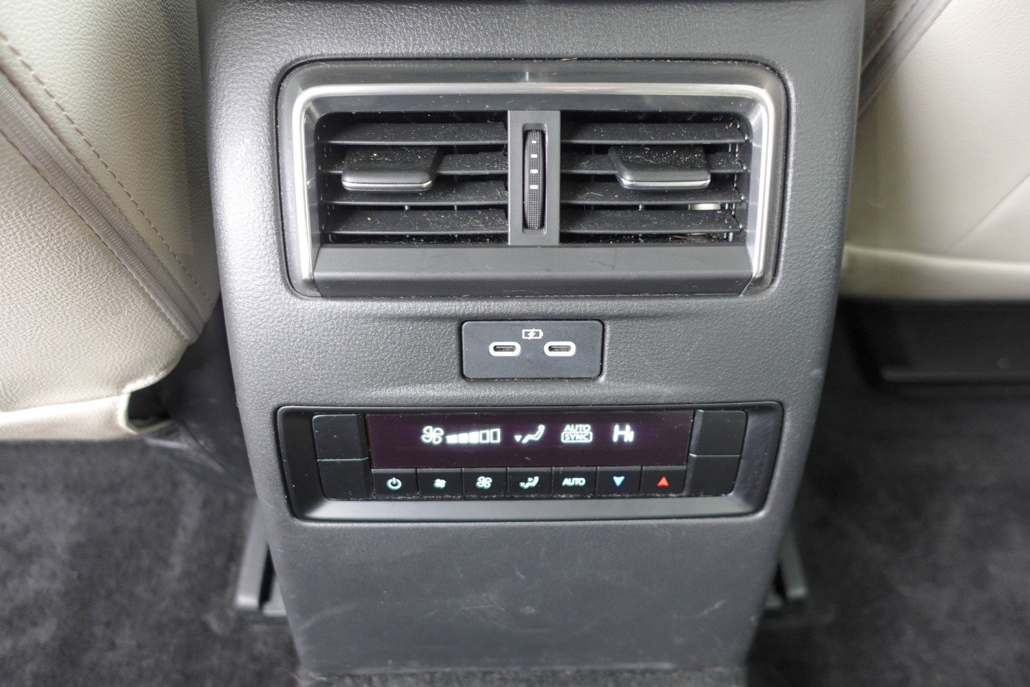 Used 2024 MAZDA CX-90 Plug-In Hybrid w/ Premium Pkg image 24