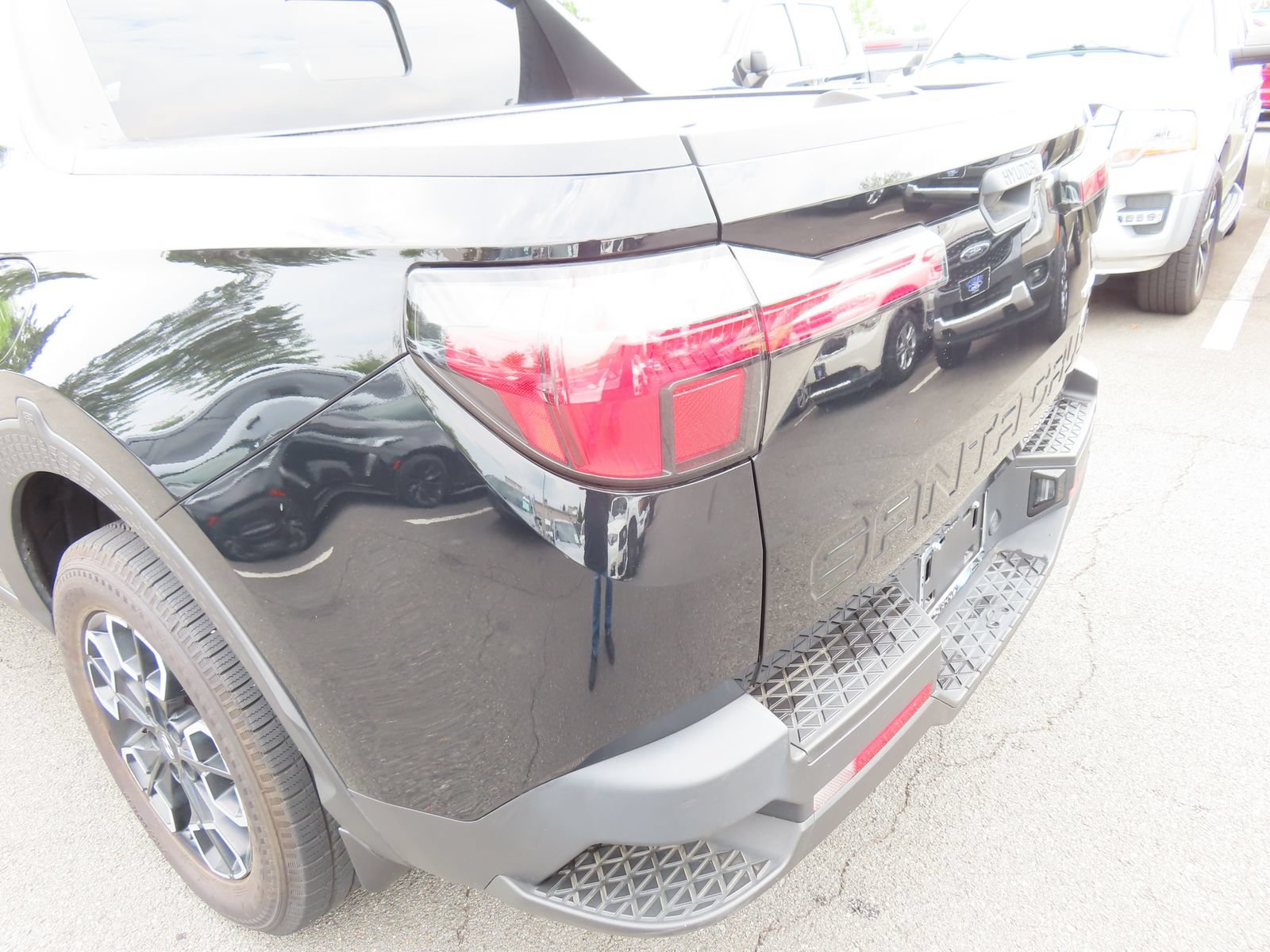 Used 2023 Hyundai Santa Cruz SEL Premium AWD/4WD image 10