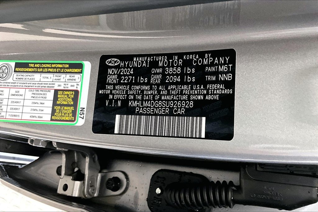 Certified 2025 Hyundai Elantra Sport FWD image 34