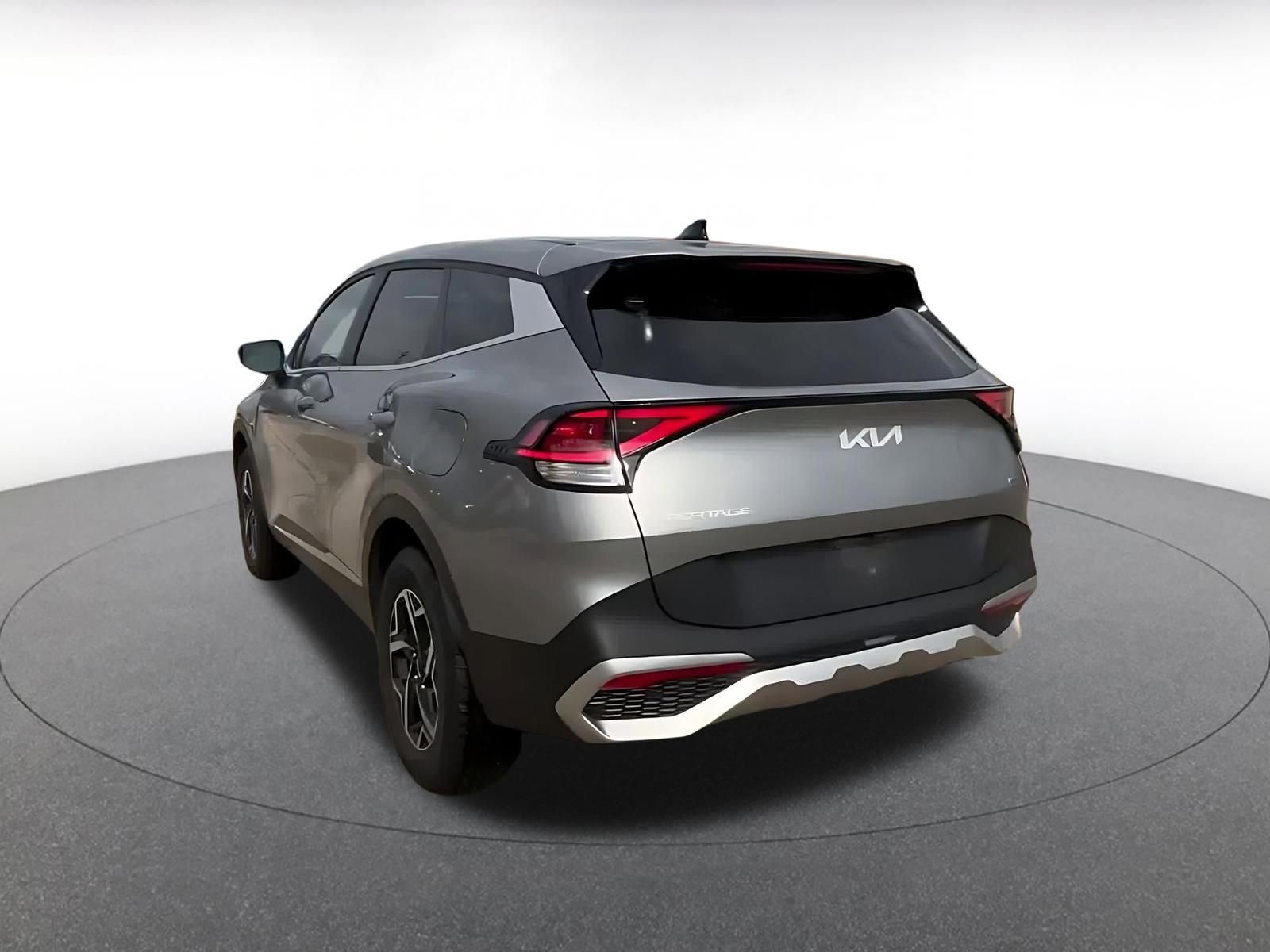 Used 2024 Kia Sportage LX image 11