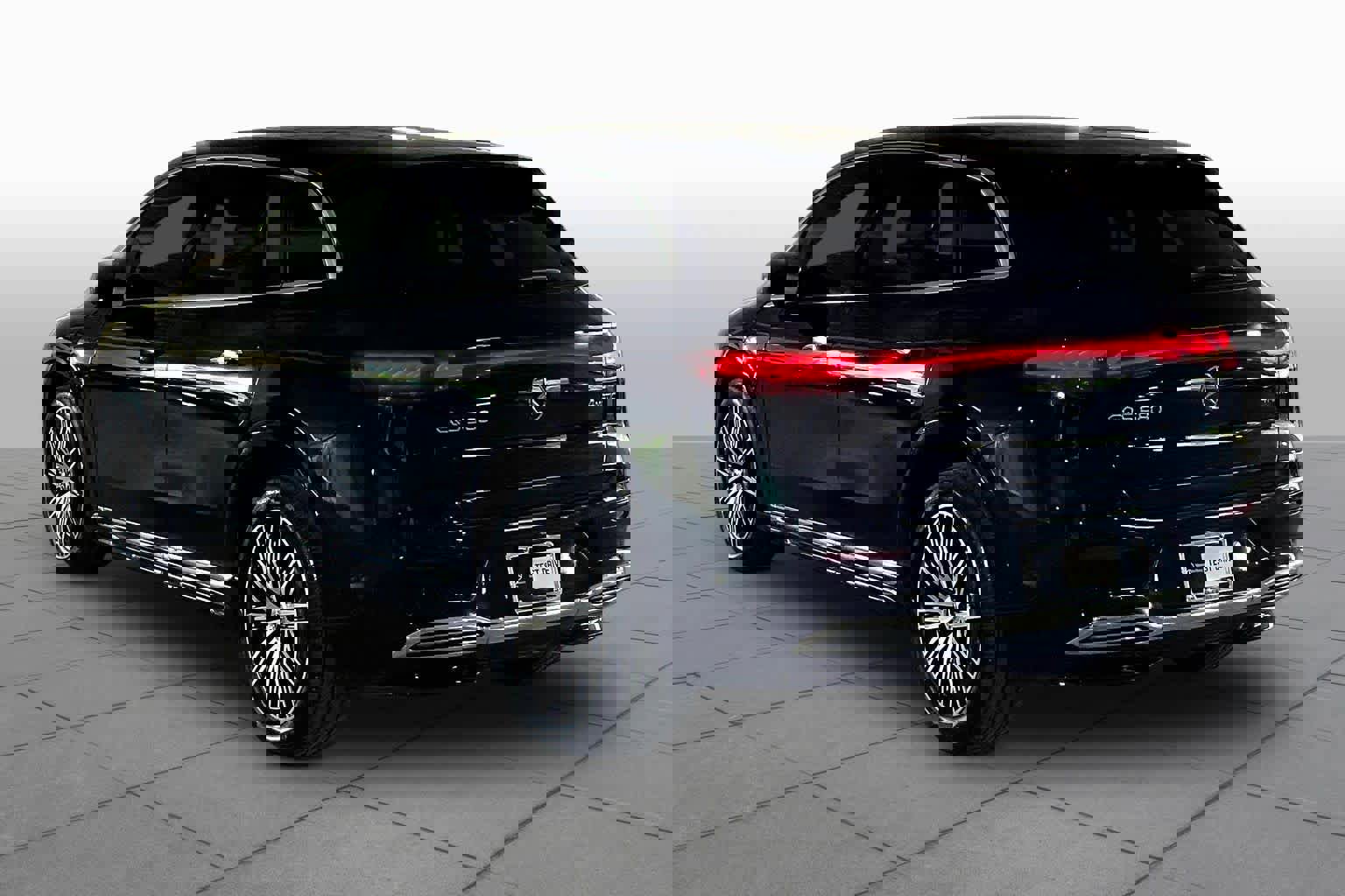 Used 2023 Mercedes-Benz EQS 580 4MATIC SUV image 11