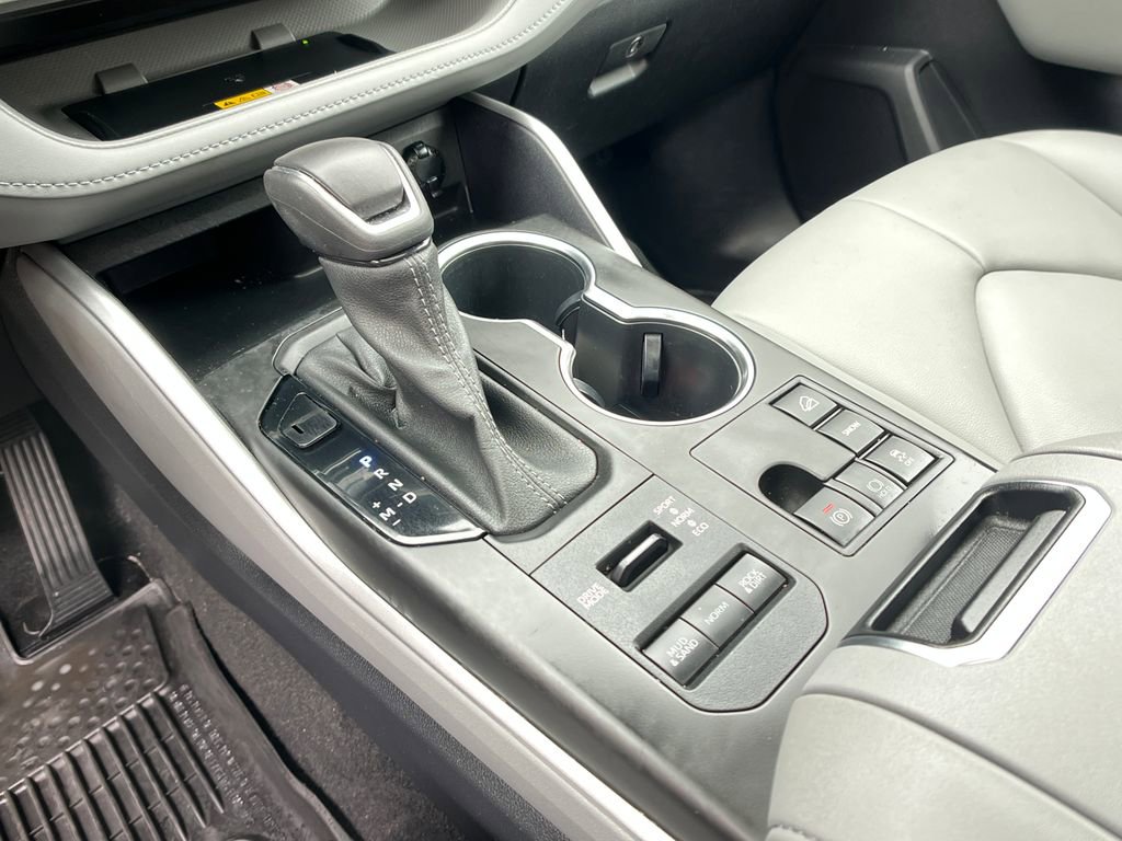 Used 2023 Toyota Highlander XLE image 20