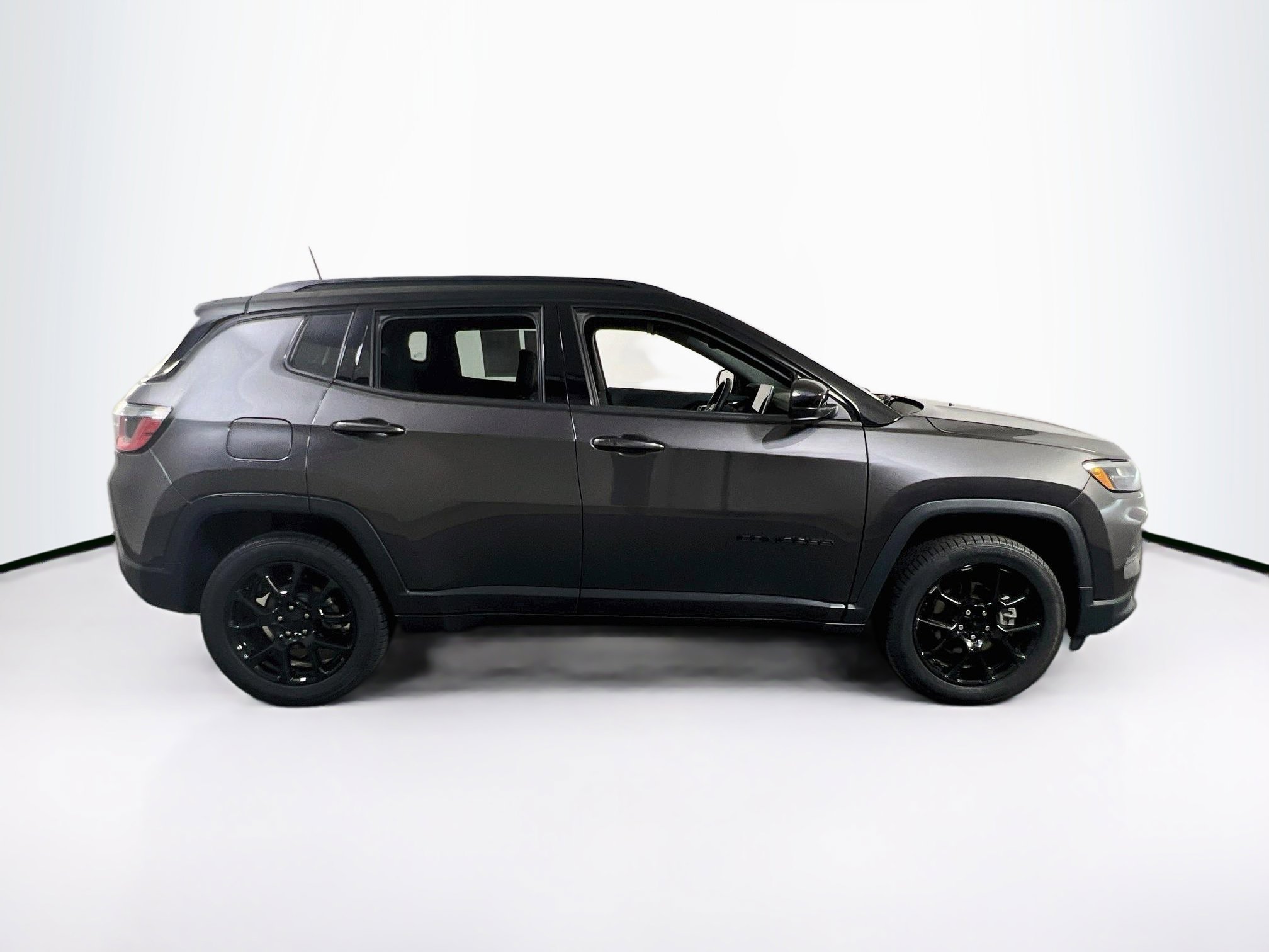 Used 2022 Jeep Compass Latitude w/ Convenience Group AWD/4WD image 4