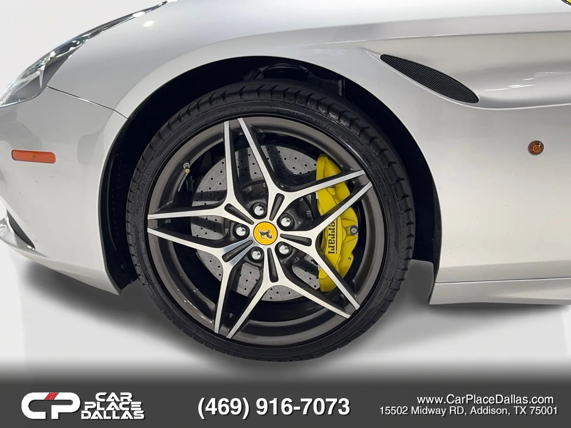 Used 2016 Ferrari California T image 32