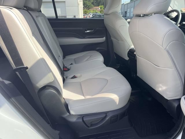 Used 2025 Toyota Grand Highlander FWD image 13