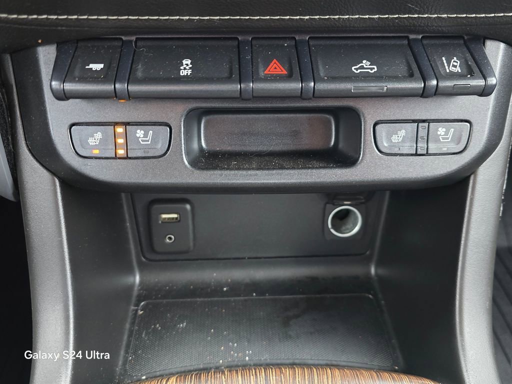 Used 2018 GMC Canyon Denali image 30