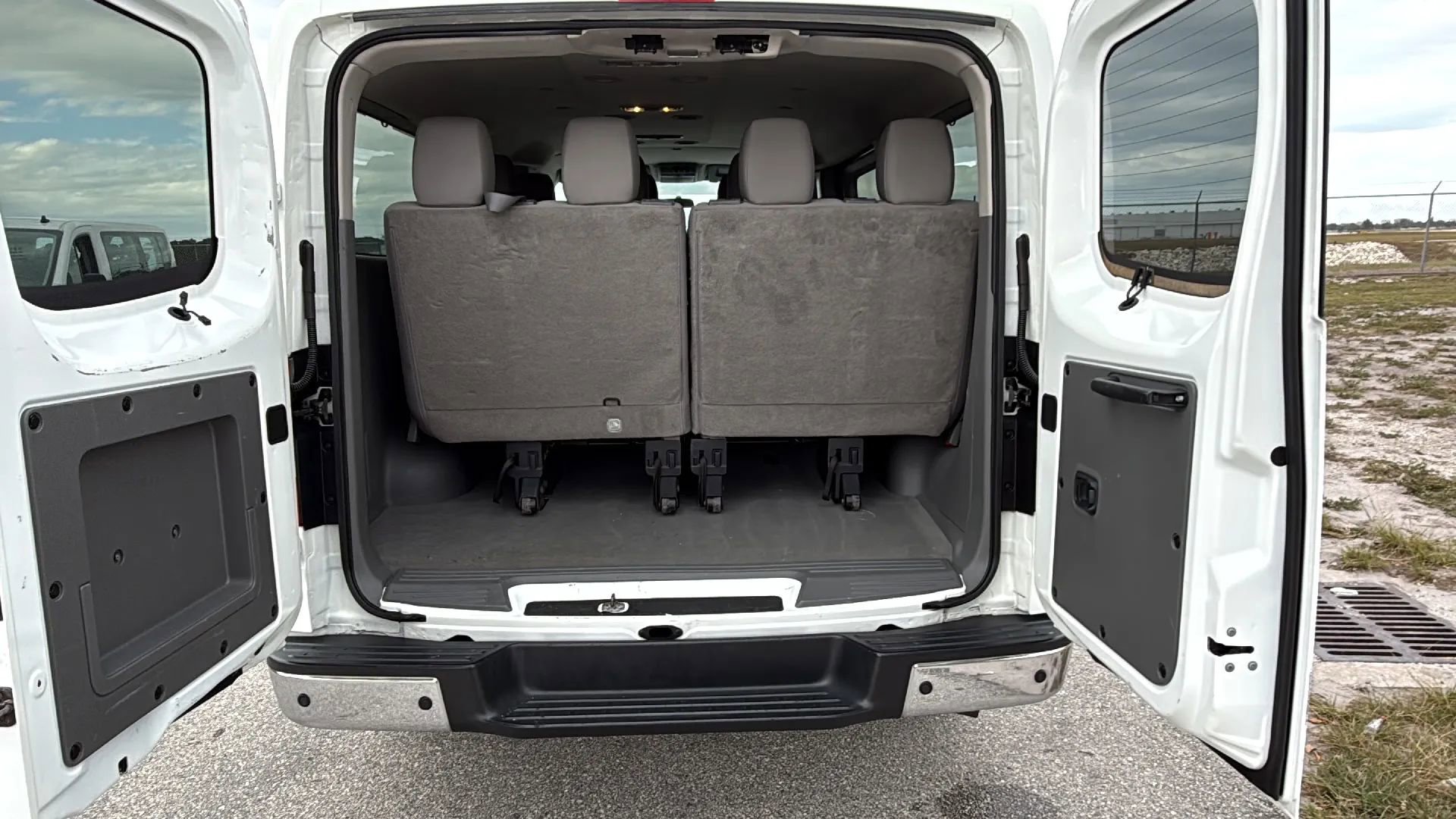 Used 2020 Nissan NV 3500 SV w/ Navigation Package image 16