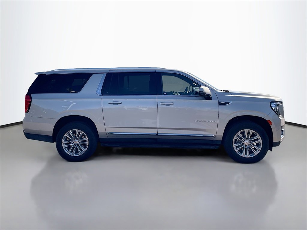 Used 2024 GMC Yukon XL SLT w/ SLT Luxury Package image 8