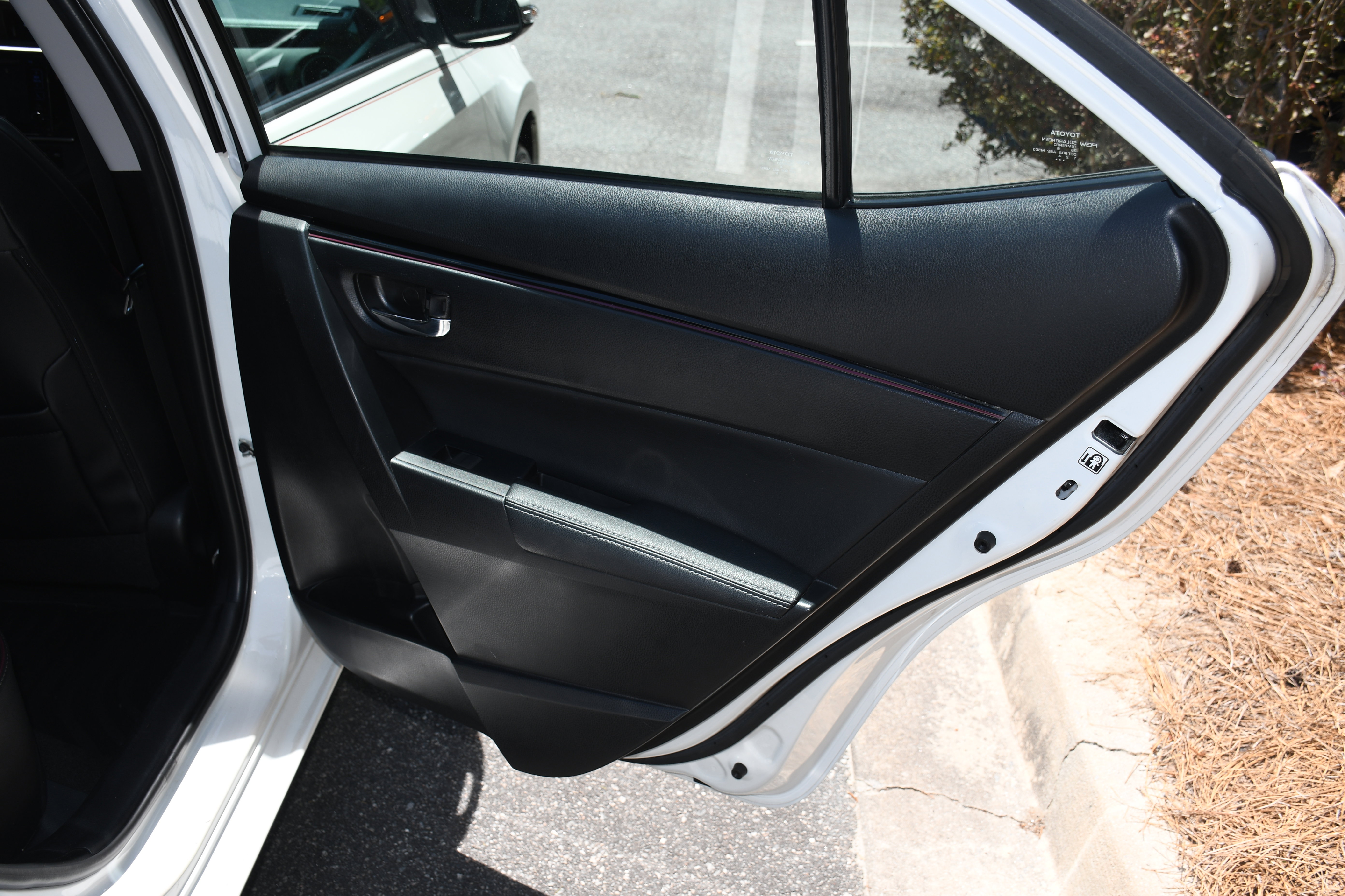 Used 2017 Toyota Corolla SE 50th Anniversary FWD image 19