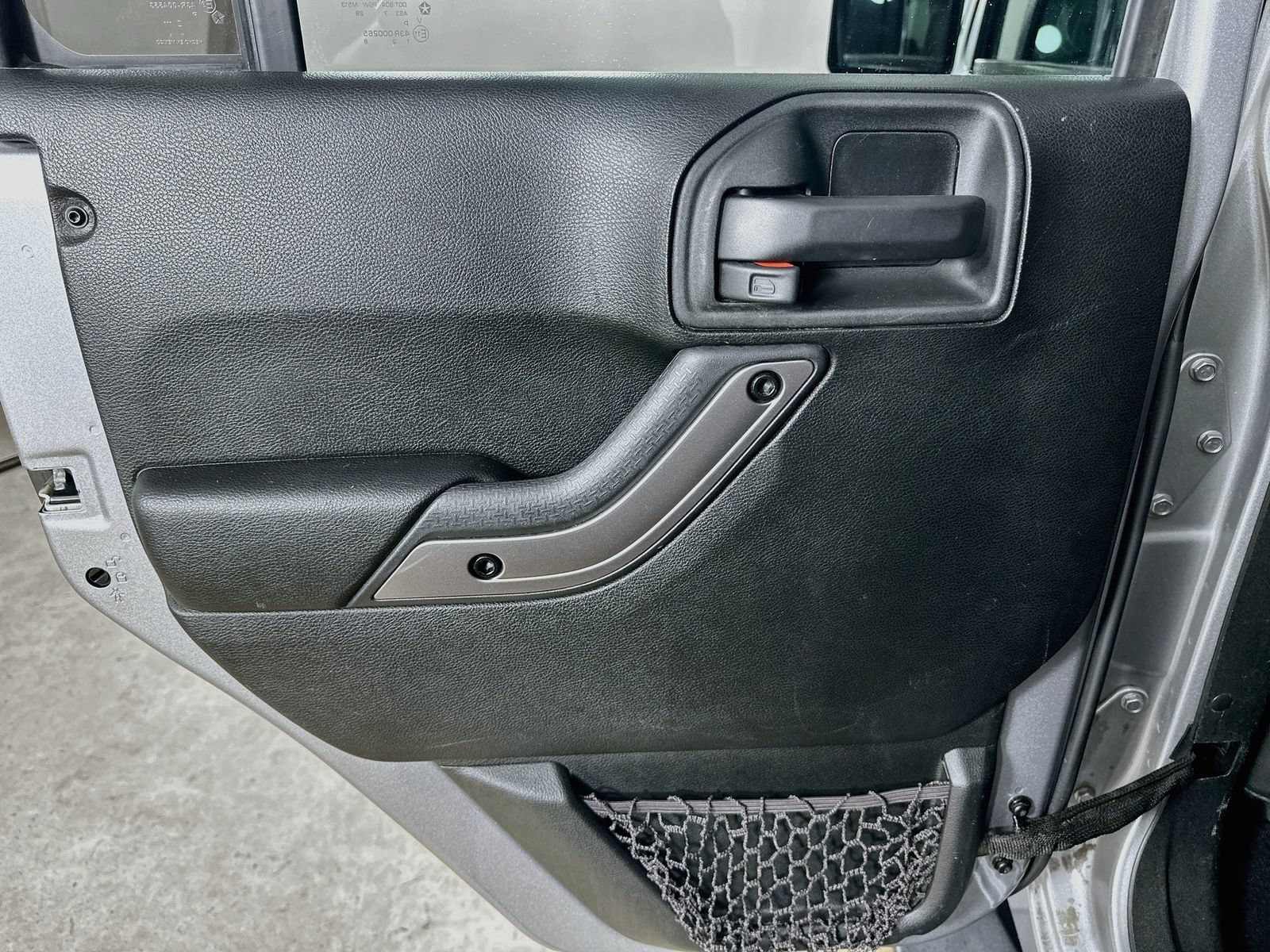 Used 2018 Jeep Wrangler Unlimited Sahara AWD/4WD image 31