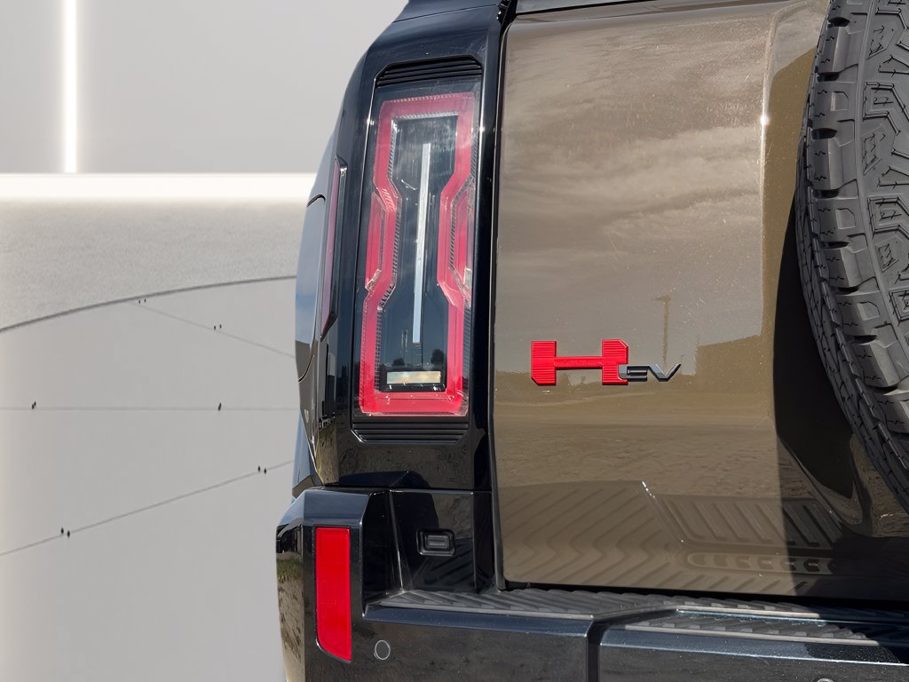 Used 2024 GMC Hummer EV 2X w/ LPO, Illumination Package AWD/4WD image 36