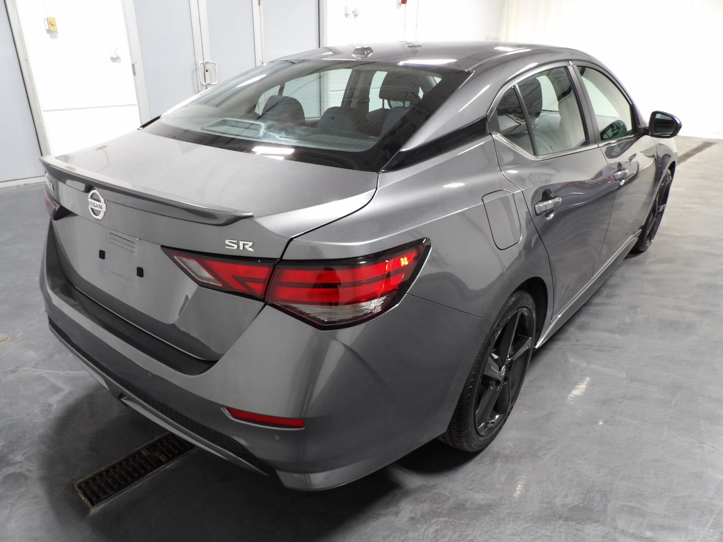 Used 2022 Nissan Sentra SR w/ Electronics Package FWD image 4