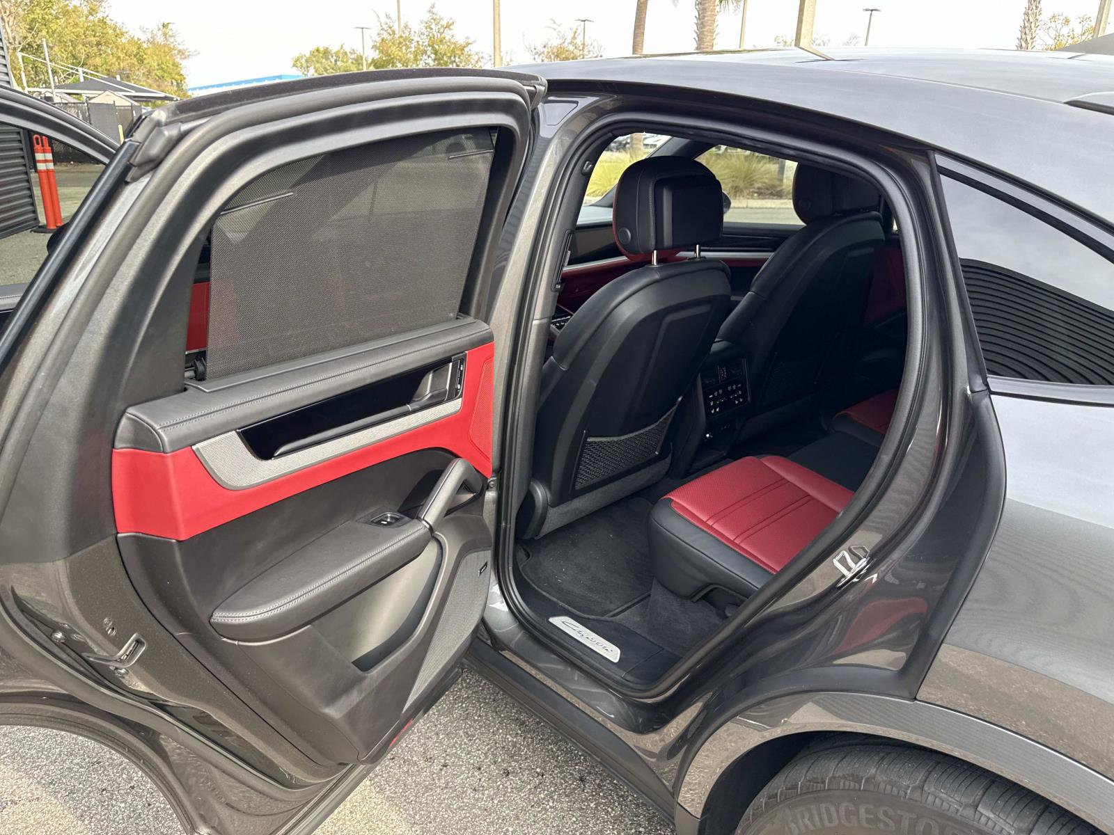 Certified 2024 Porsche Cayenne Coupe image 15