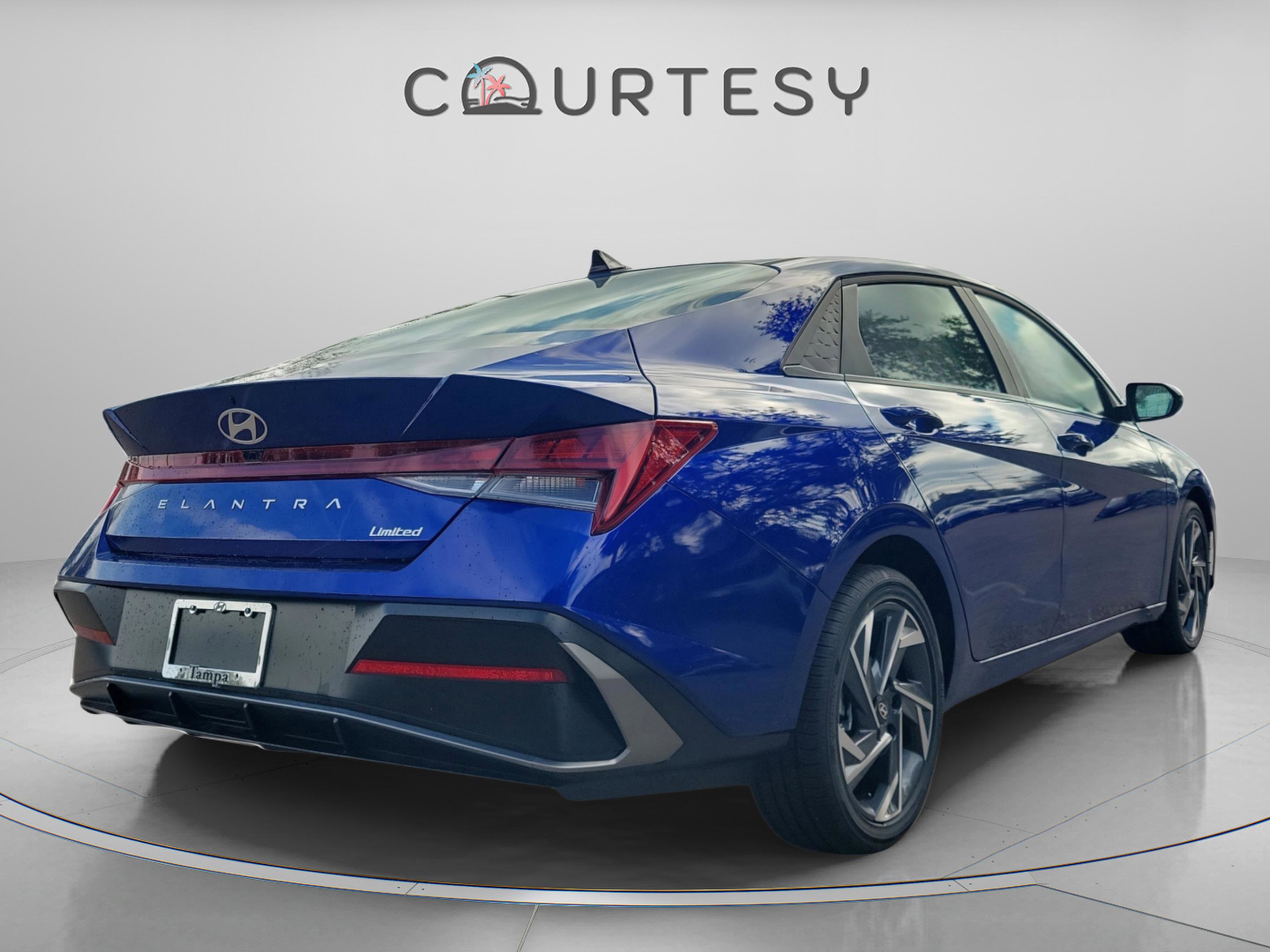 New 2026 Hyundai Elantra Limited image 4