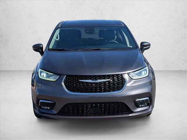 Used 2023 Chrysler Pacifica Touring-L image 2