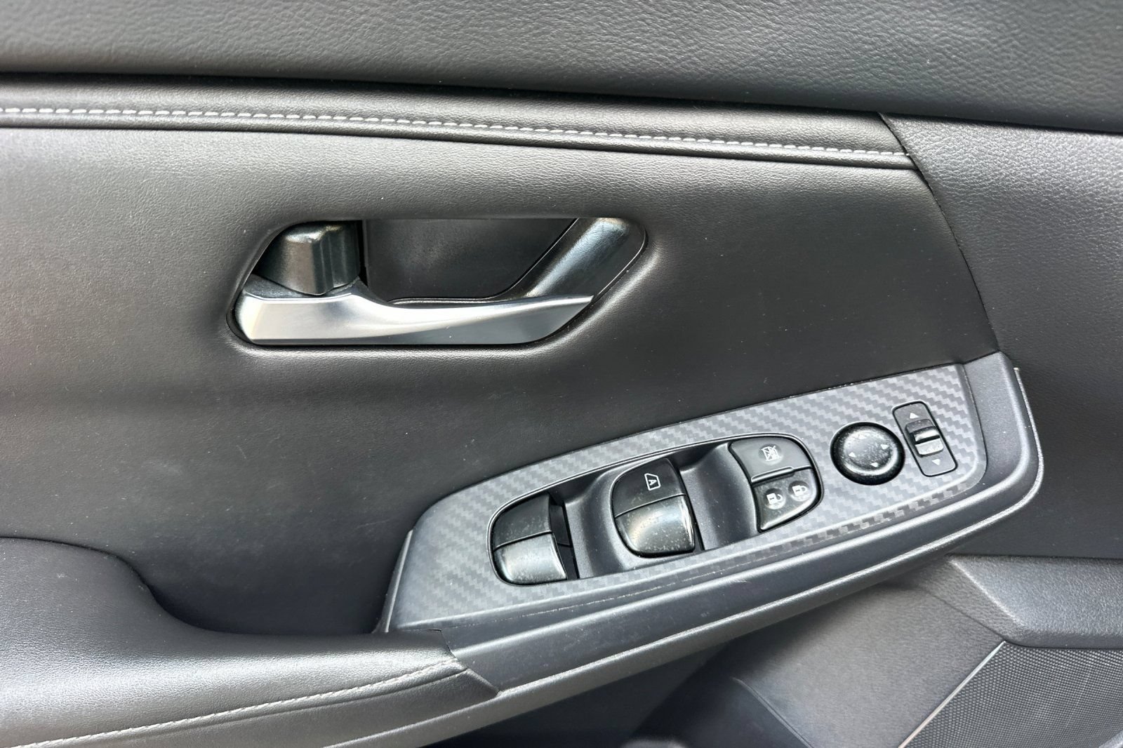 Used 2024 Nissan Sentra SV FWD image 10