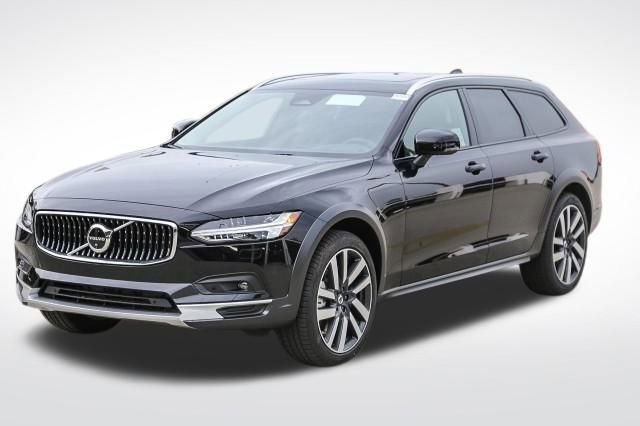 New 2025 Volvo V90 B6 Cross Country Plus w/ Protection Package Premier image 3