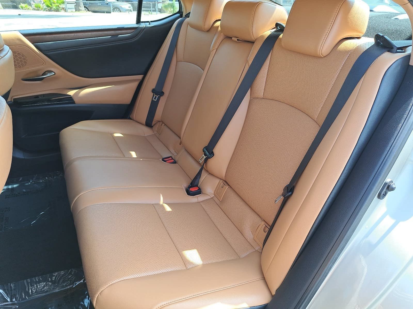 Used 2024 Lexus ES 300h w/ Premium Package FWD image 14