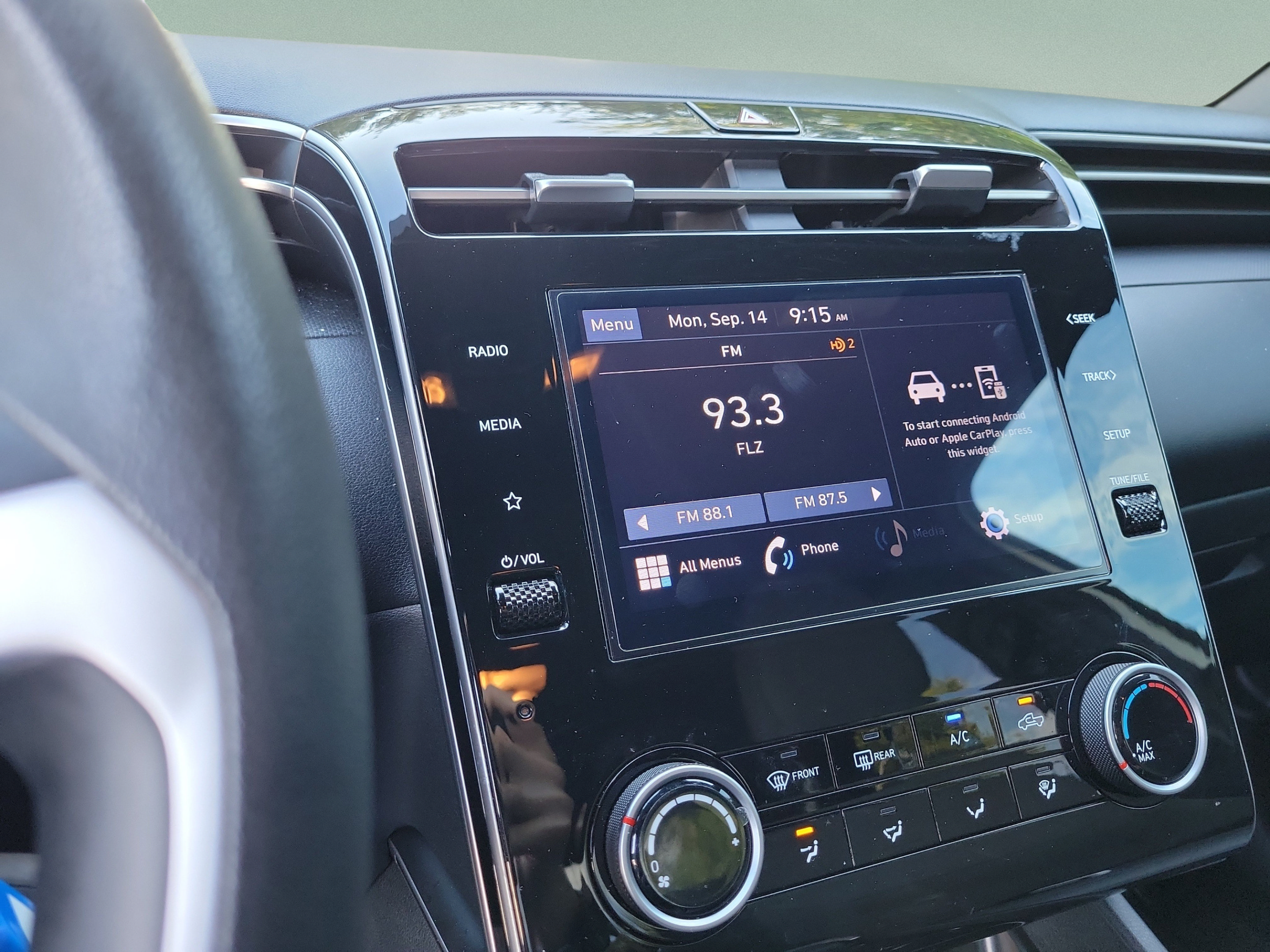 Used 2023 Hyundai Santa Cruz SE FWD image 17