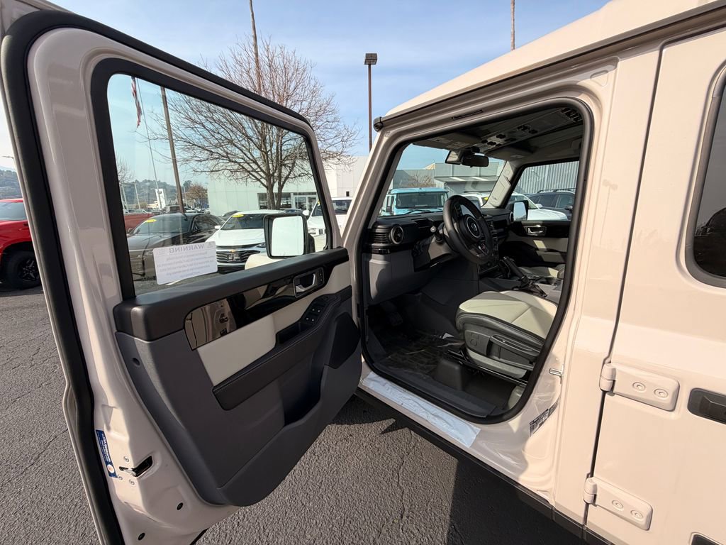 New 2025 INEOS Grenadier Fieldmaster Edition image 9