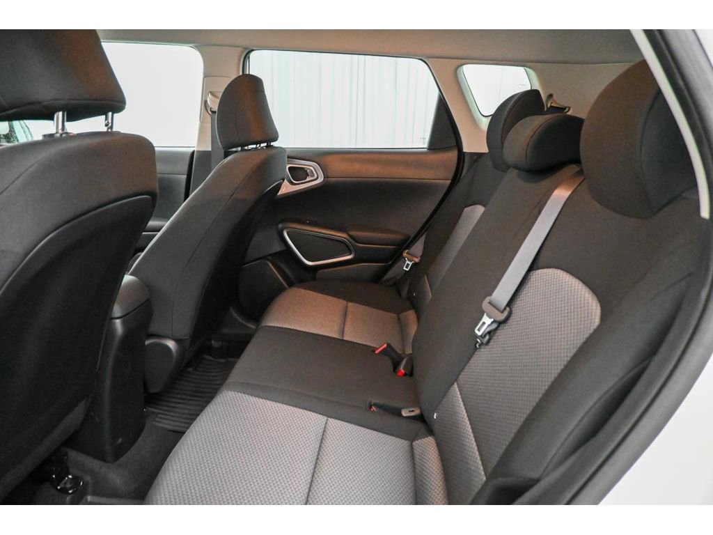 Used 2025 Kia Soul LX image 25