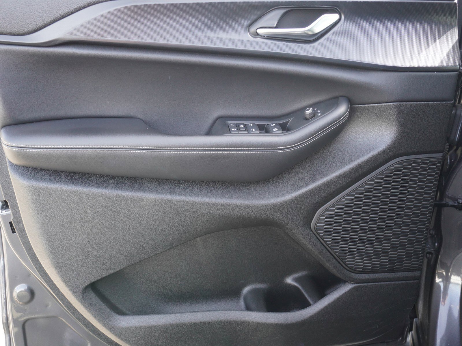 Used 2025 Jeep Grand Cherokee L Laredo image 21