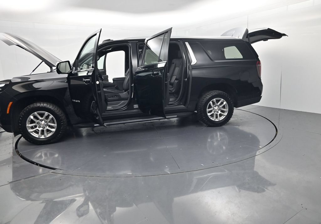 Used 2025 Chevrolet Suburban LT AWD/4WD image 62