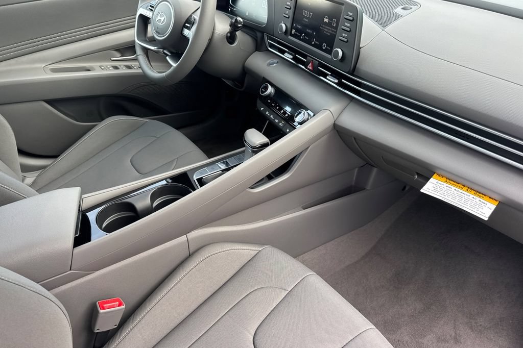 New 2026 Hyundai Elantra SEL Sport Premium FWD image 16