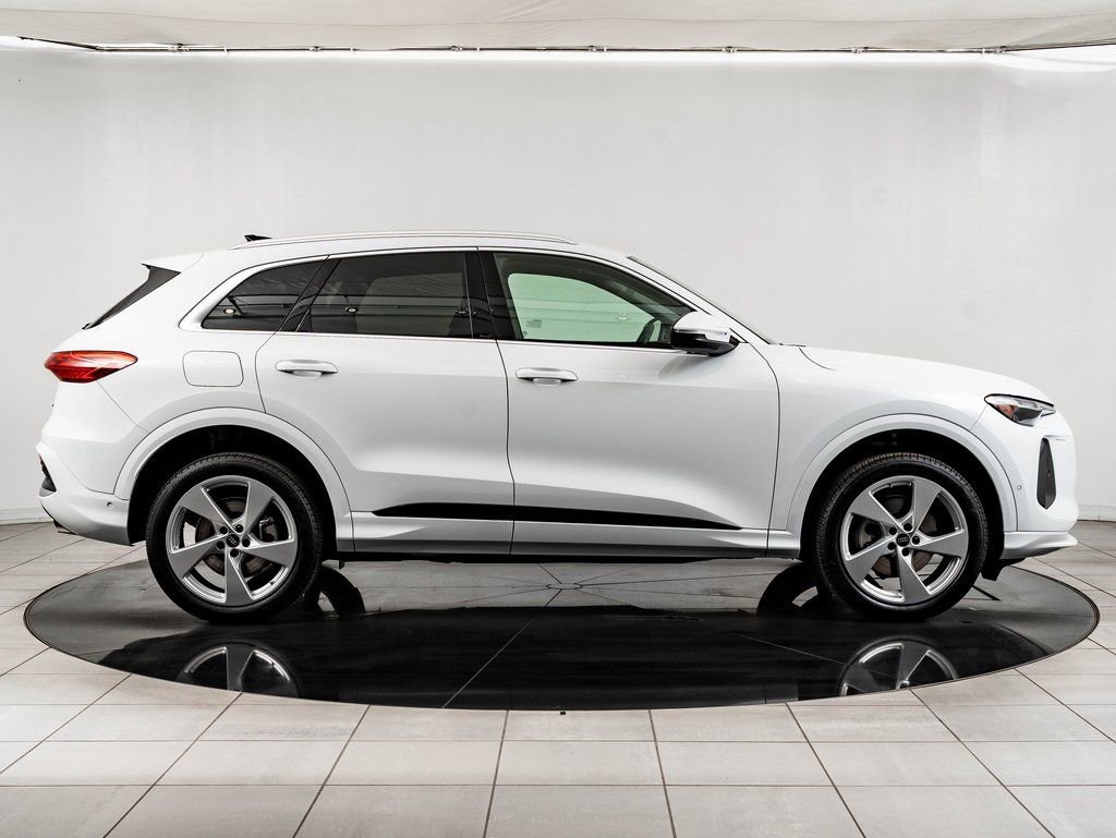 Certified 2025 Audi Q5 Premium Plus w/ Premium Plus image 11