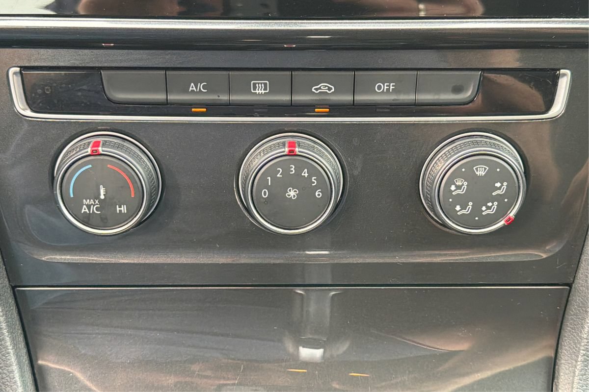 Used 2019 Volkswagen Golf S FWD image 29