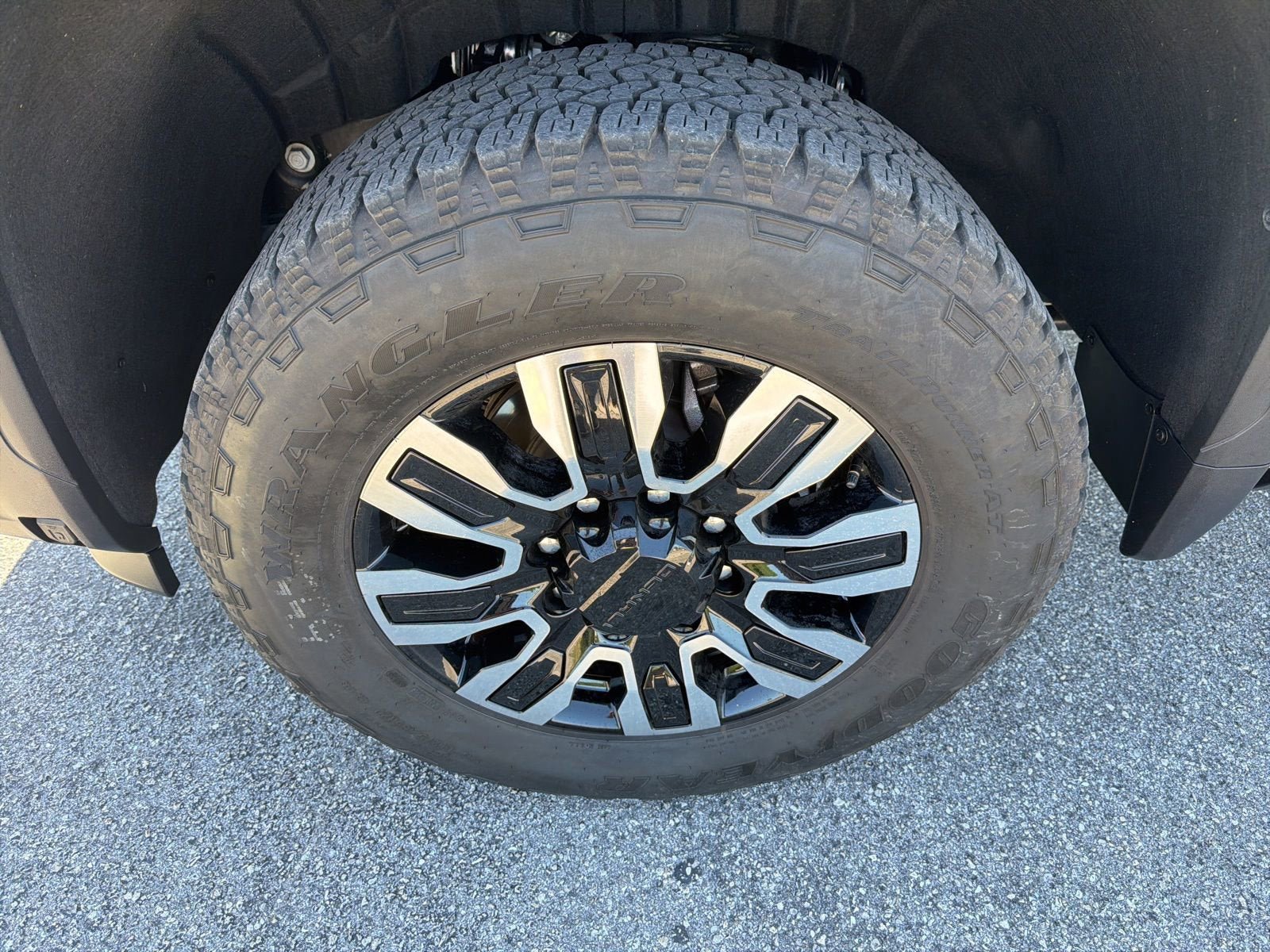 Used 2026 GMC Sierra 2500 Denali Ultimate AWD/4WD image 19