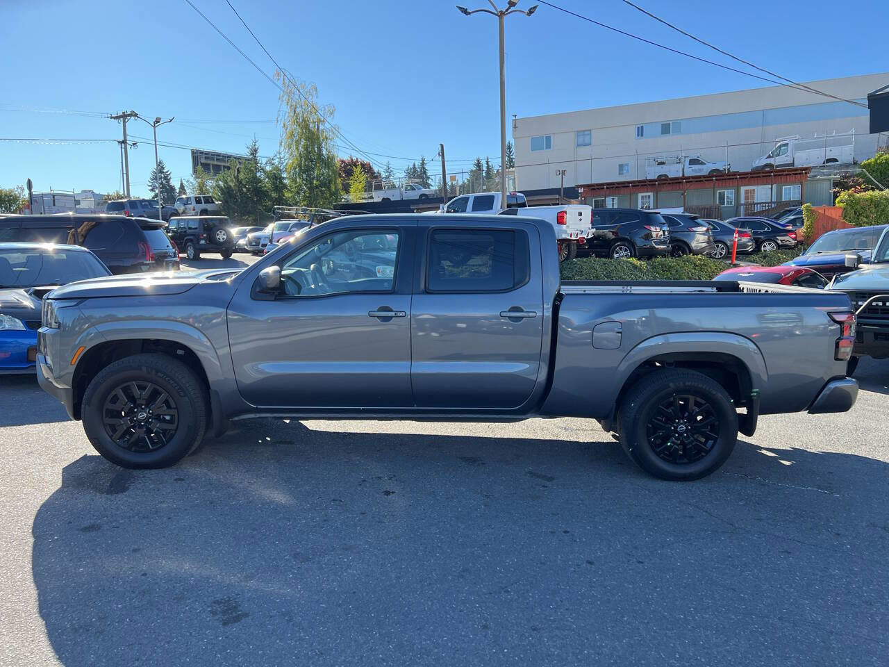 Used 2023 Nissan Frontier SV w/ Technology Package image 3