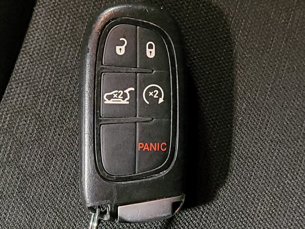 Used 2019 Jeep Cherokee Trailhawk w/ Comfort/Convenience Group AWD/4WD image 32