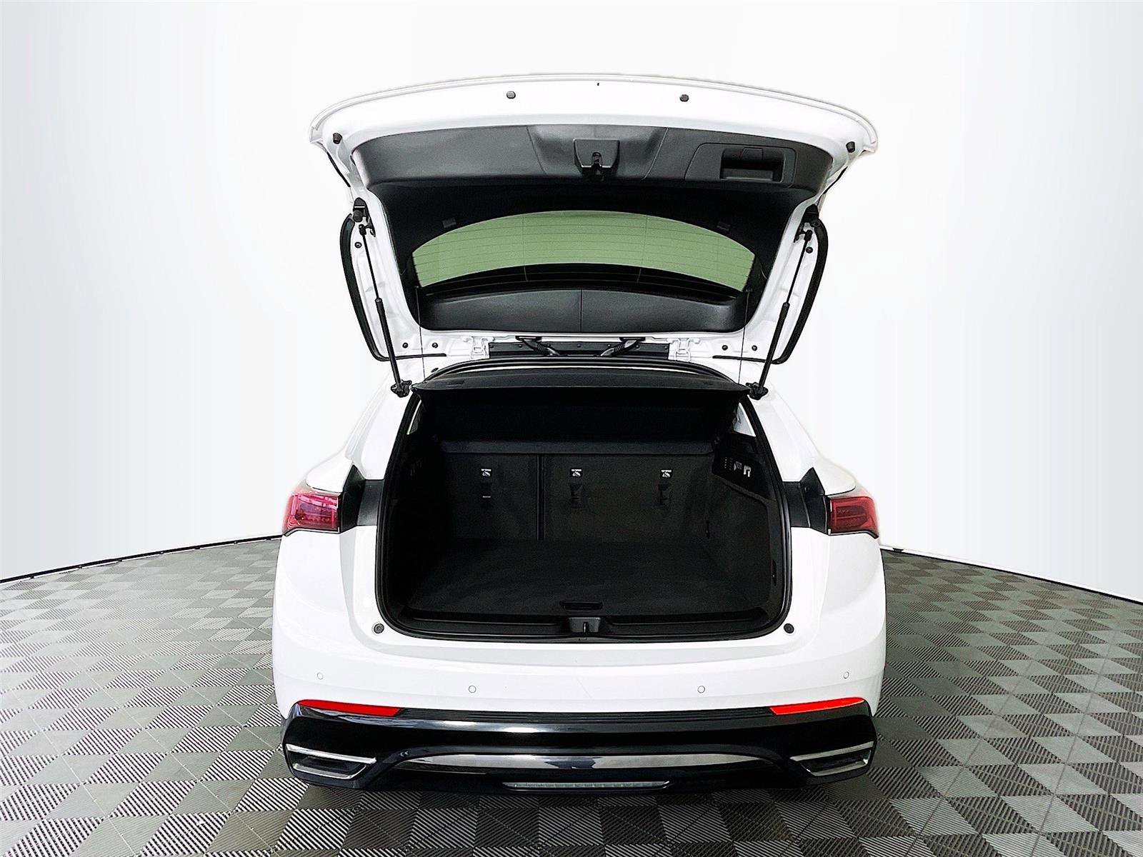 Used 2024 Buick Envision Sport Touring image 29